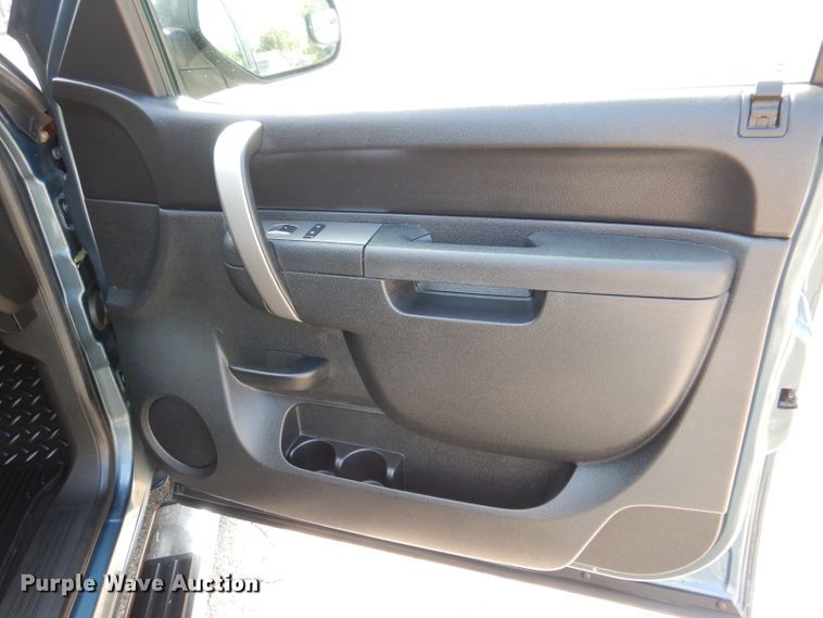 image for item DL2740 2012 Chevrolet Silverado 1500  Crew Cab pickup truck