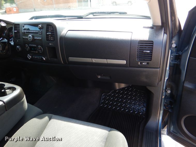 image for item DL2740 2012 Chevrolet Silverado 1500  Crew Cab pickup truck