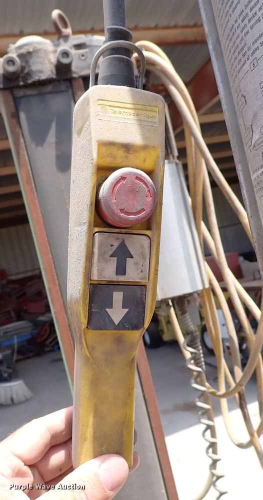 image for item DL7568 (4) ARI Hetra HDML-8 column lifts