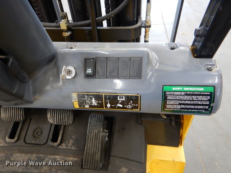 image for item DL8897 Hyundai 18LC-7A  forklift