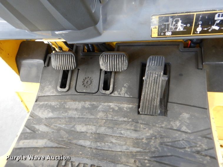 image for item DL8897 Hyundai 18LC-7A  forklift