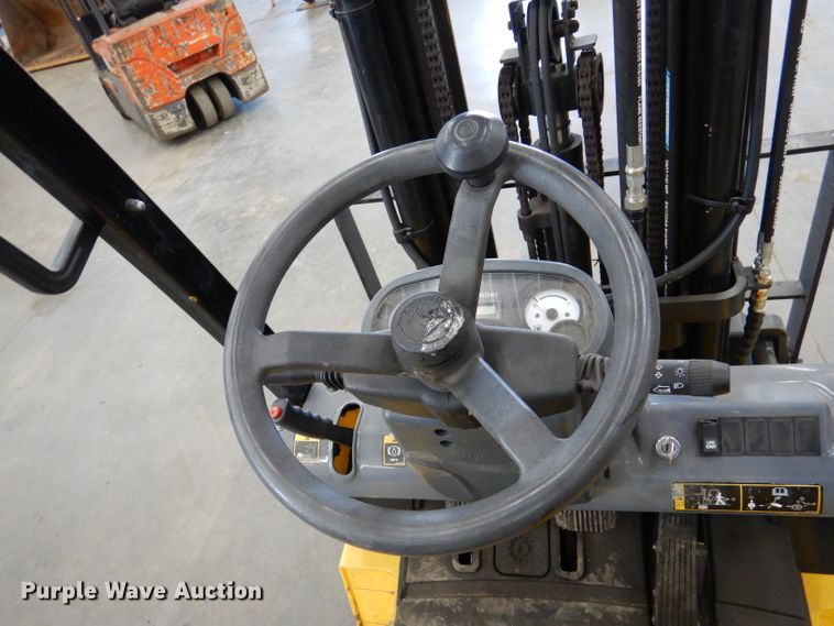 image for item DL8897 Hyundai 18LC-7A  forklift