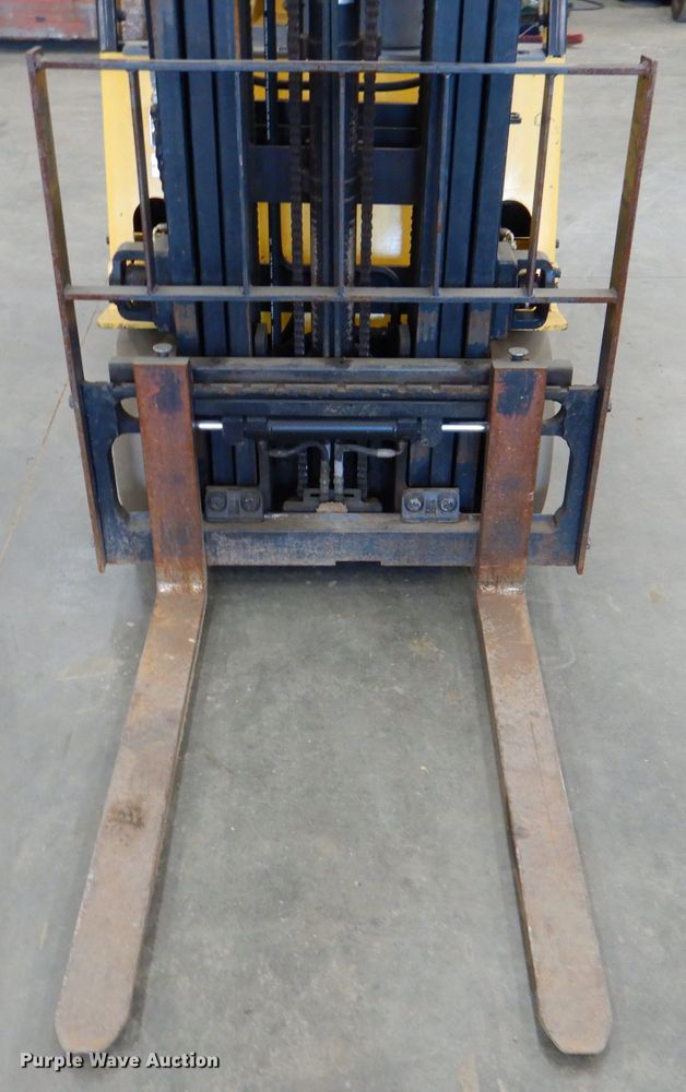 image for item DL8897 Hyundai 18LC-7A  forklift