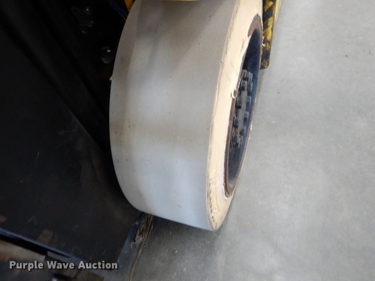 image for item DL8897 Hyundai 18LC-7A  forklift