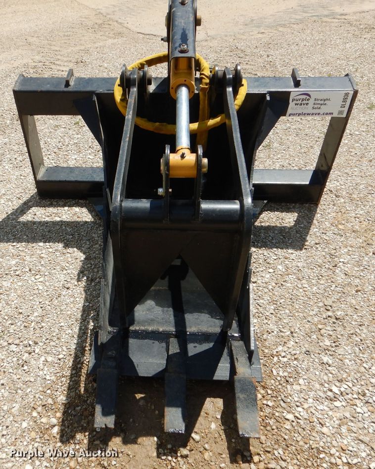 image for item DL8936 18"W skid steer stump grapple bucket