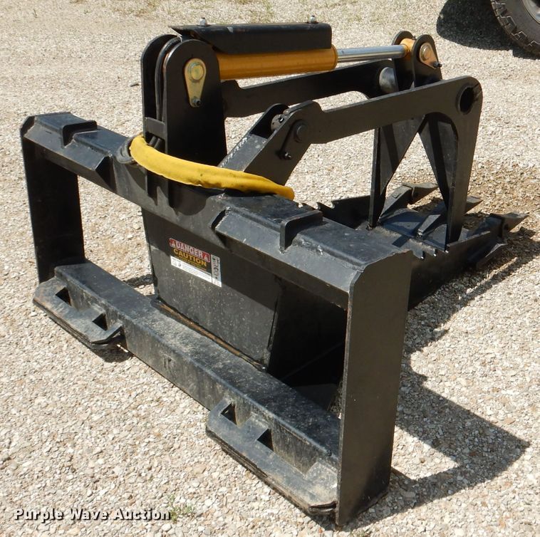 image for item DL8936 18"W skid steer stump grapple bucket