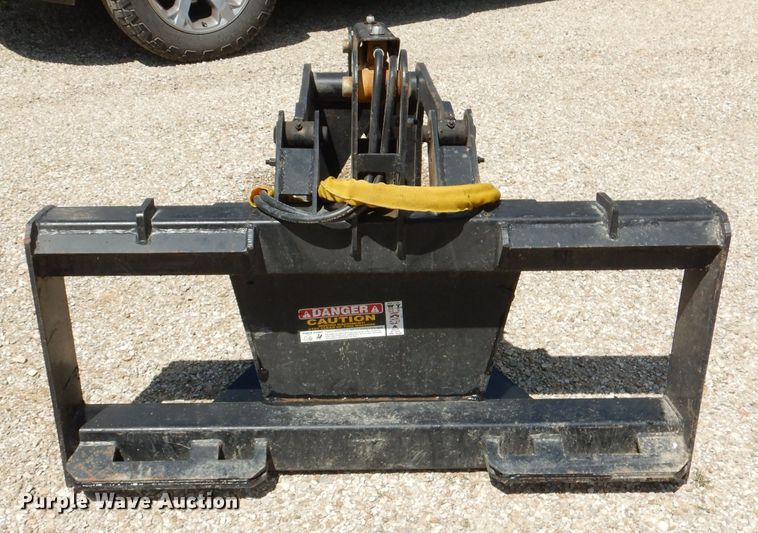 image for item DL8936 18"W skid steer stump grapple bucket