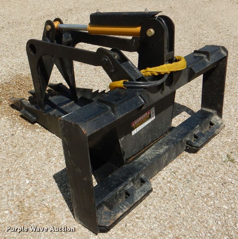 image for item DL8936 18"W skid steer stump grapple bucket