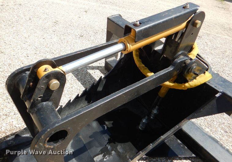 image for item DL8936 18"W skid steer stump grapple bucket