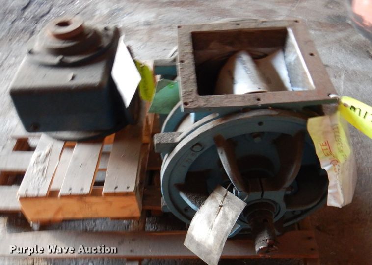 image for item DL8970 (2) air locks