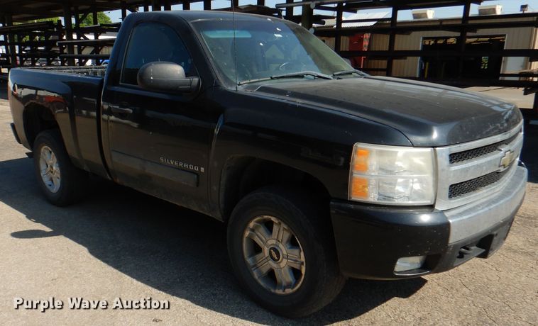 image for item DL8975 2007 Chevrolet Silverado 1500  pickup truck