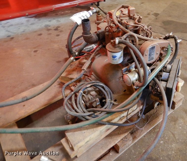 image for item DL8976 Universal Atomic 5411  boat engine