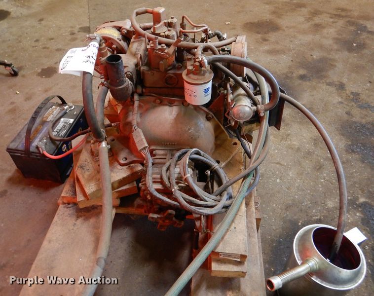 image for item DL8976 Universal Atomic 5411  boat engine