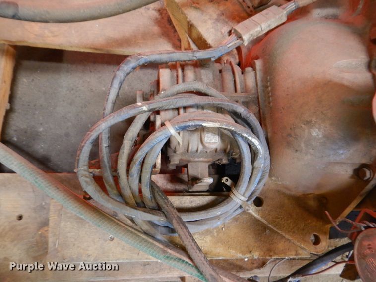 image for item DL8976 Universal Atomic 5411  boat engine