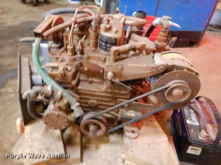 image for item DL8976 Universal Atomic 5411  boat engine