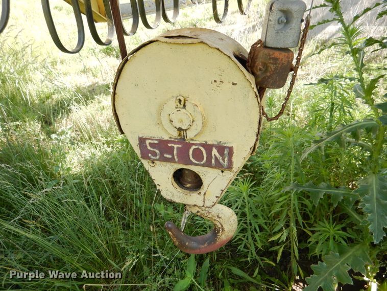 image for item DL8977 (2) bridge cranes