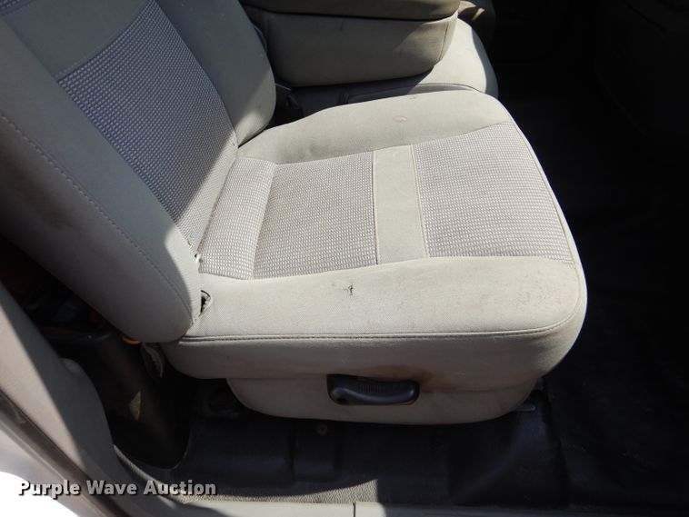 image for item DM0061 2009 Dodge Ram 5500  rollback truck