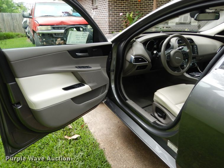 image for item DM2981 2017 Jaguar XE 25T