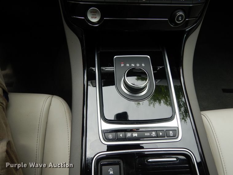 image for item DM2981 2017 Jaguar XE 25T