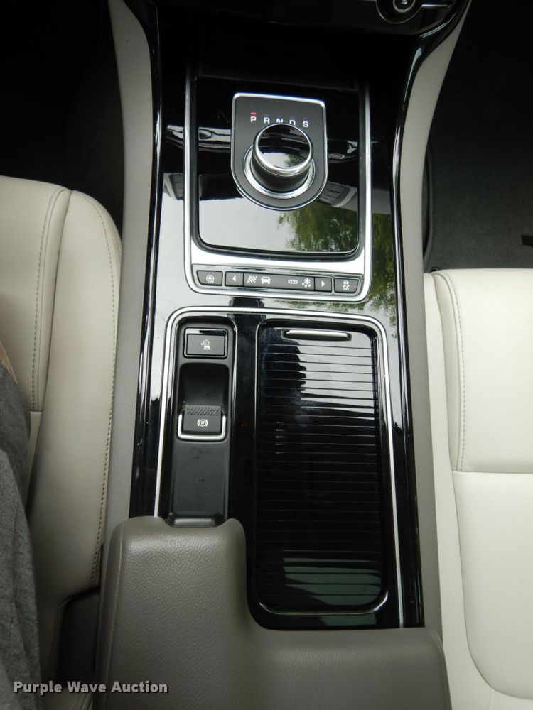 image for item DM2981 2017 Jaguar XE 25T