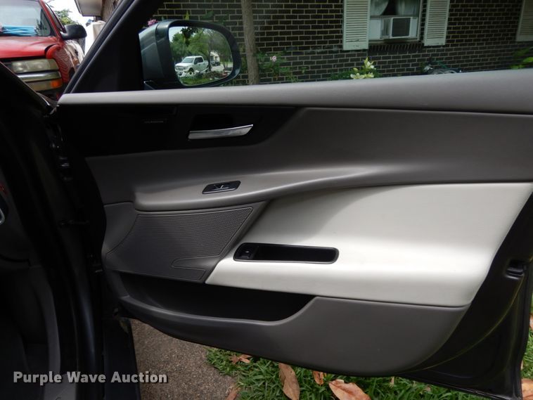 image for item DM2981 2017 Jaguar XE 25T