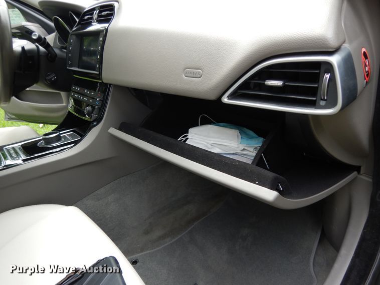 image for item DM2981 2017 Jaguar XE 25T