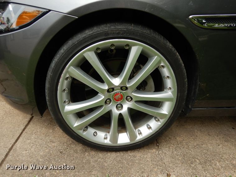 image for item DM2981 2017 Jaguar XE 25T