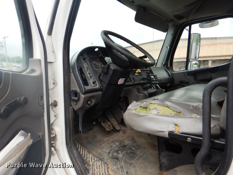 image for item DM3811 2008 Freightliner Business Class M2  refrigerated truck