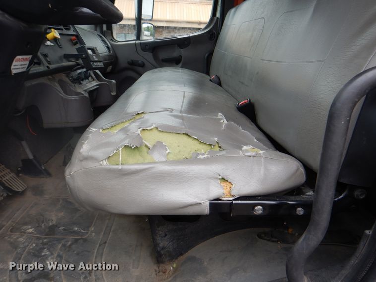 image for item DM3811 2008 Freightliner Business Class M2  refrigerated truck