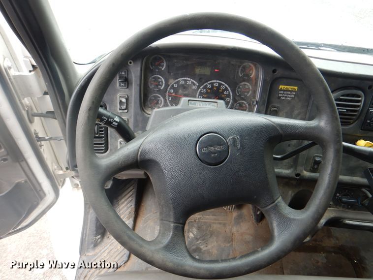 image for item DM3811 2008 Freightliner Business Class M2  refrigerated truck