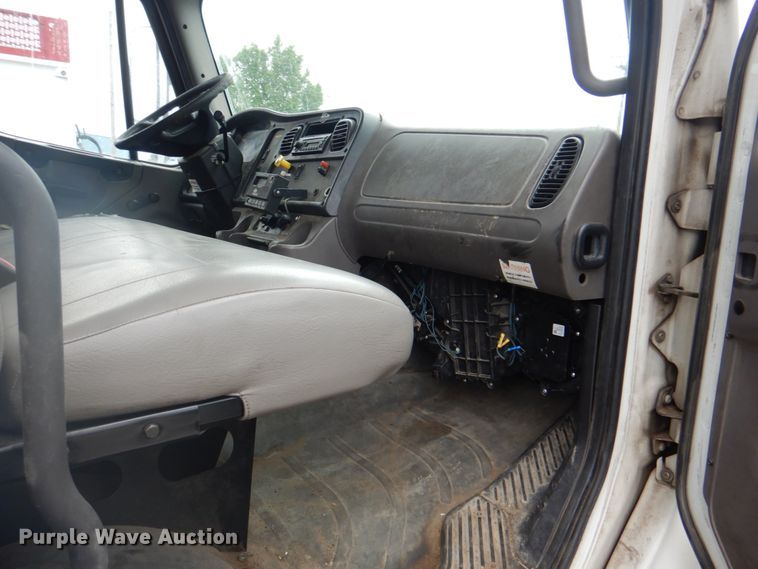 image for item DM3811 2008 Freightliner Business Class M2  refrigerated truck