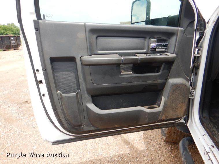 image for item DM3813 2012 Dodge Ram 5500HD  flatbed truck