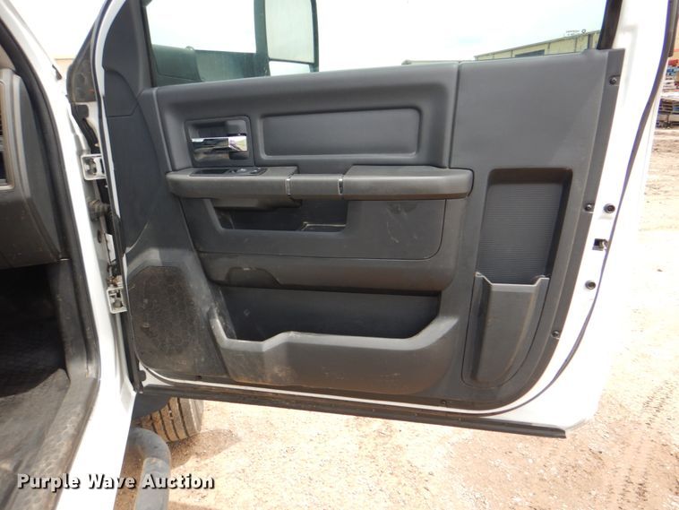 image for item DM3813 2012 Dodge Ram 5500HD  flatbed truck