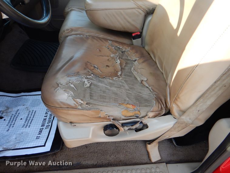 image for item DM3822 2000 Ford F450 Super Duty  flatbed truck