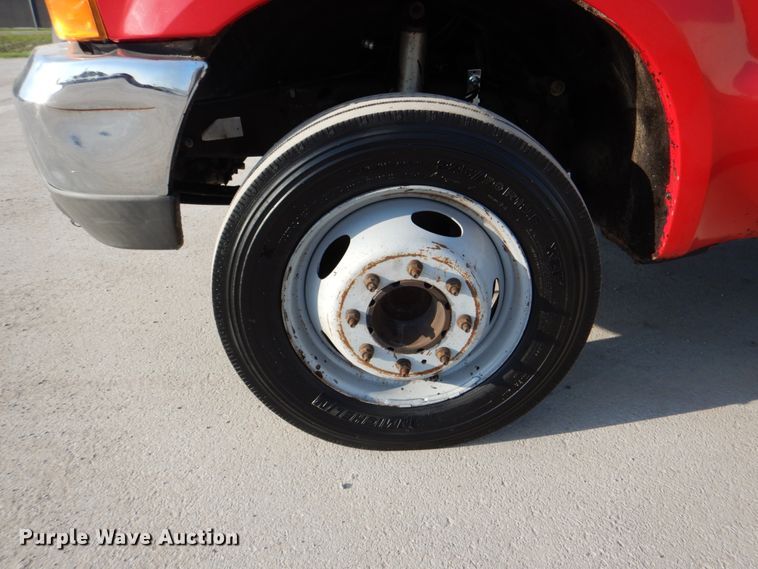 image for item DM3822 2000 Ford F450 Super Duty  flatbed truck