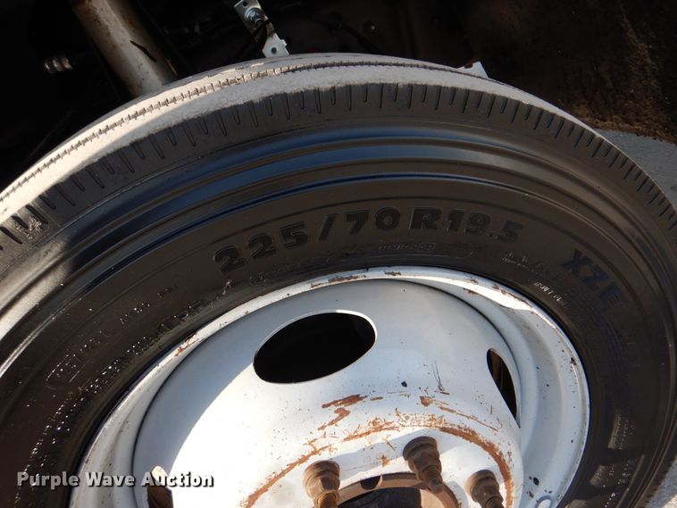 image for item DM3822 2000 Ford F450 Super Duty  flatbed truck