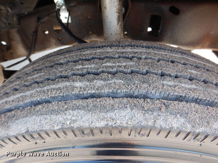 image for item DM3822 2000 Ford F450 Super Duty  flatbed truck