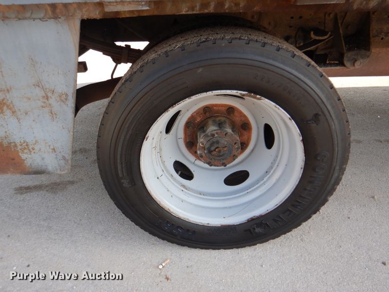 image for item DM3822 2000 Ford F450 Super Duty  flatbed truck