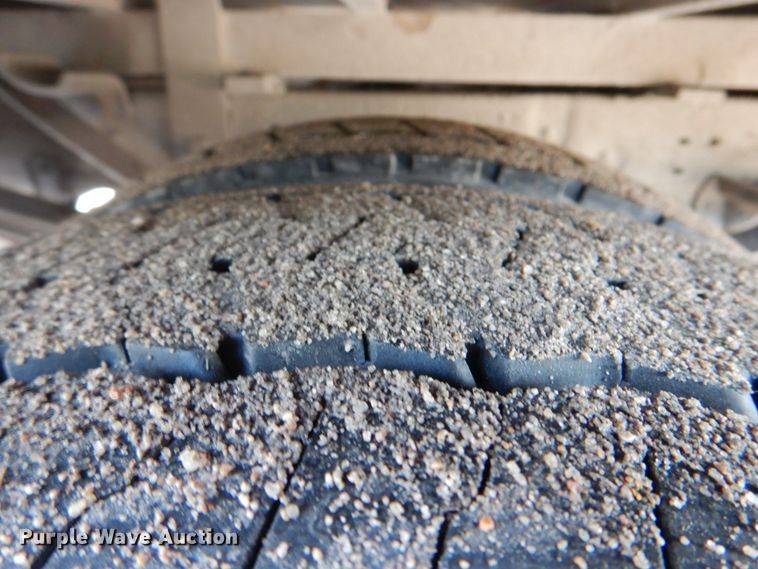 image for item DM3822 2000 Ford F450 Super Duty  flatbed truck