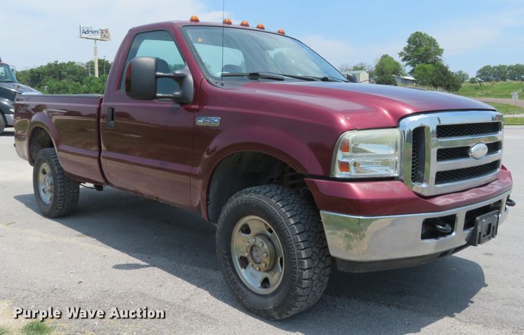 image for item FP9302 2006 Ford F250 Super Duty XLT  pickup truck
