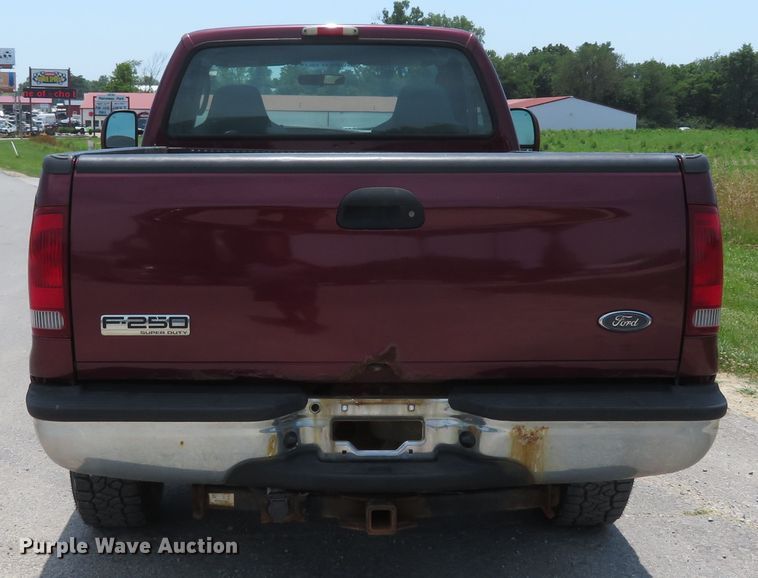 image for item FP9302 2006 Ford F250 Super Duty XLT  pickup truck