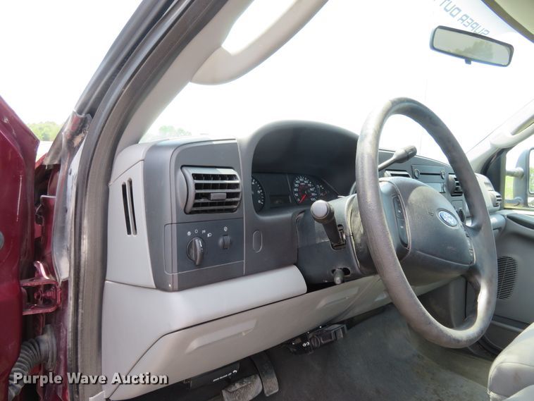 image for item FP9302 2006 Ford F250 Super Duty XLT  pickup truck