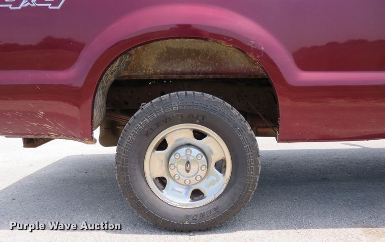 image for item FP9302 2006 Ford F250 Super Duty XLT  pickup truck