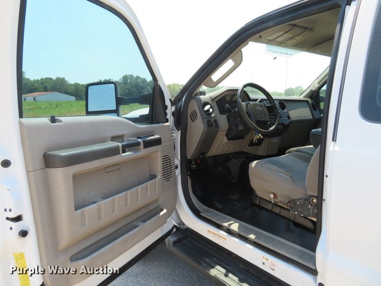 image for item FP9304 2009 Ford F550 Super Duty XL  utility / service truck