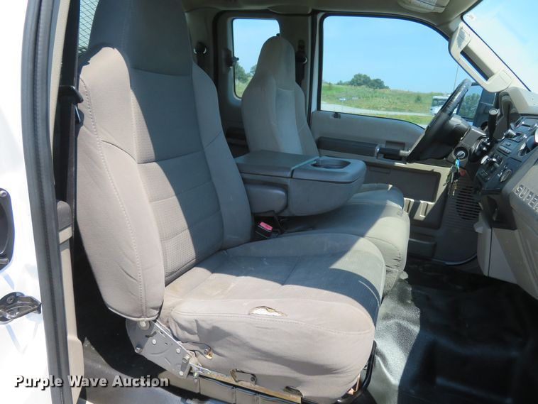 image for item FP9304 2009 Ford F550 Super Duty XL  utility / service truck