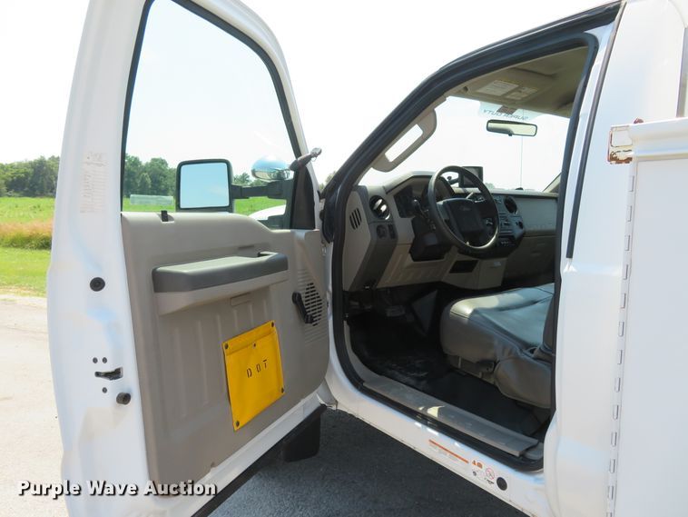 image for item FP9305 2009 Ford F550 Super Duty XL  utility / service truck