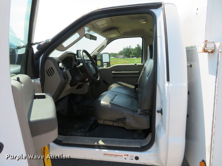 image for item FP9305 2009 Ford F550 Super Duty XL  utility / service truck
