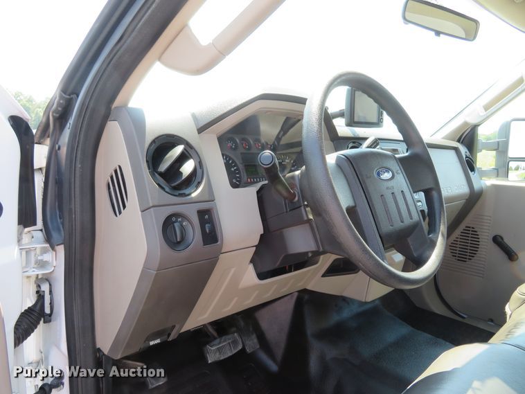 image for item FP9305 2009 Ford F550 Super Duty XL  utility / service truck