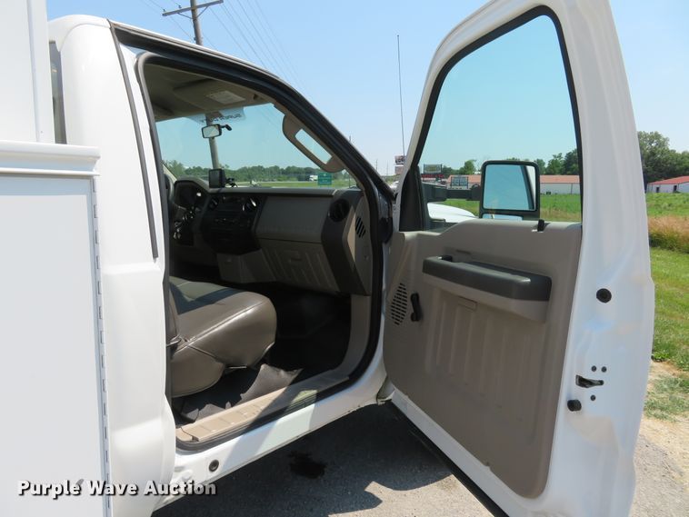 image for item FP9305 2009 Ford F550 Super Duty XL  utility / service truck