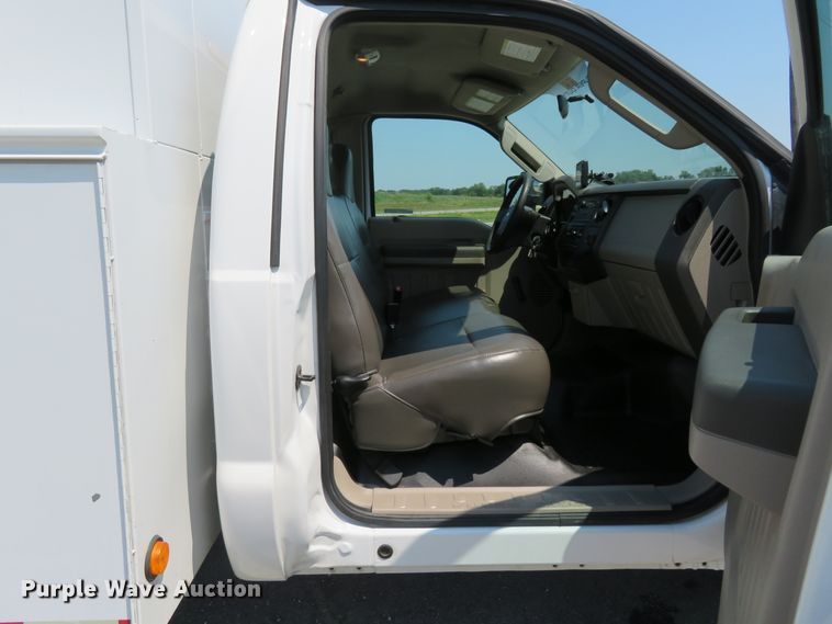 image for item FP9305 2009 Ford F550 Super Duty XL  utility / service truck
